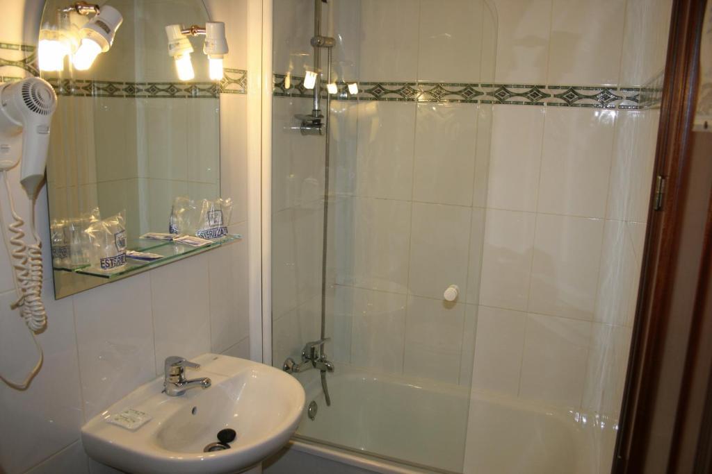 Hostal San Andres Adamuz Habitación foto